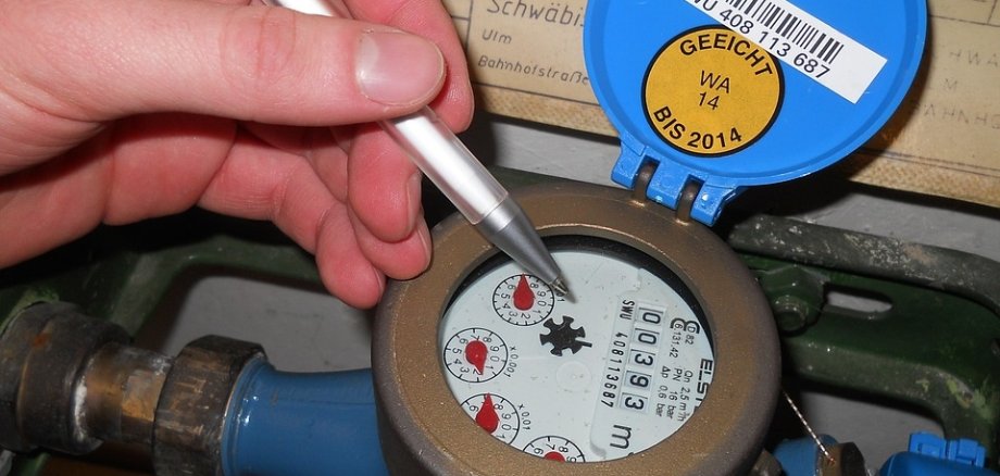 water-meter-reader-278900_960_720.jpg